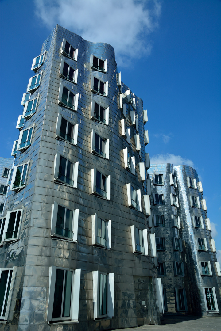 Düsseldorf Gehryhaus am Medienhafen