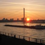 Düsseldorf, gestern Abend am Rhein