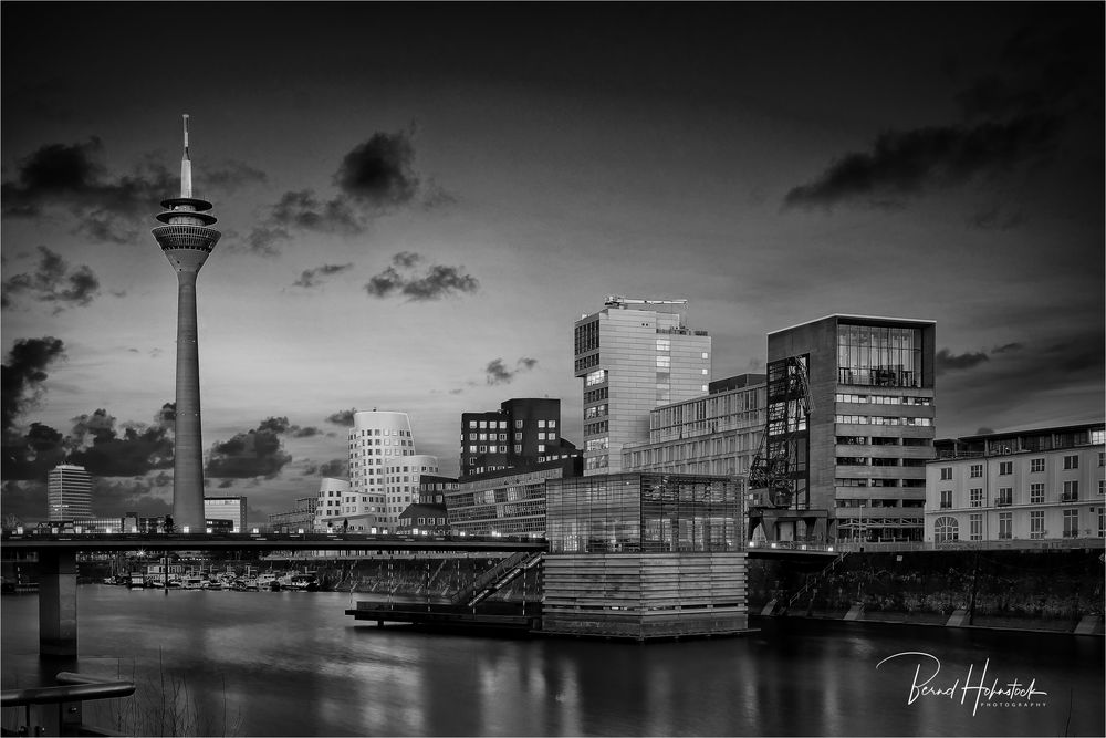 Düsseldorf-Hafen ....