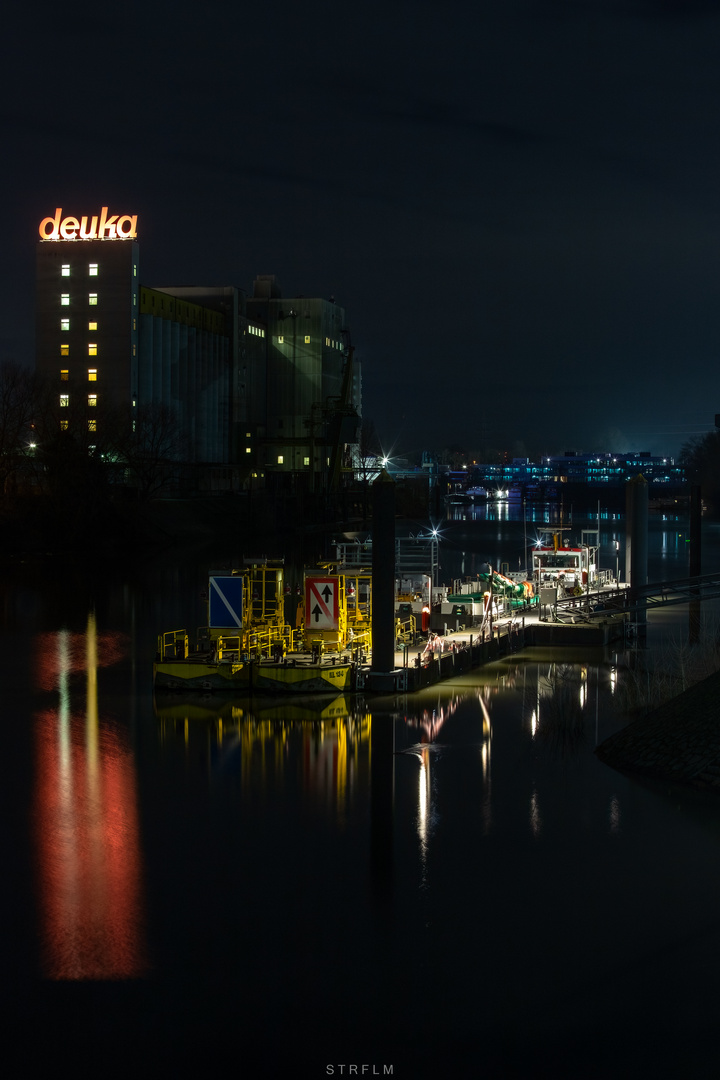 Düsseldorf Hafen am späteren Abend