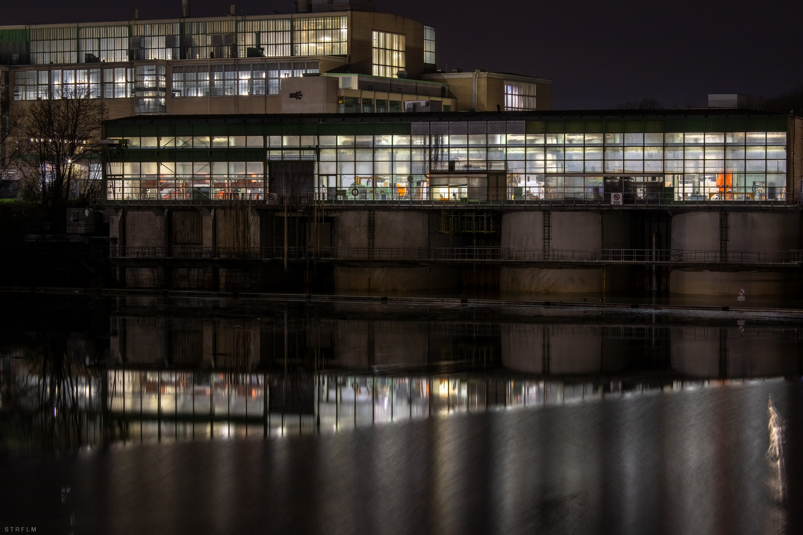 Düsseldorf Hafen am späteren Abend