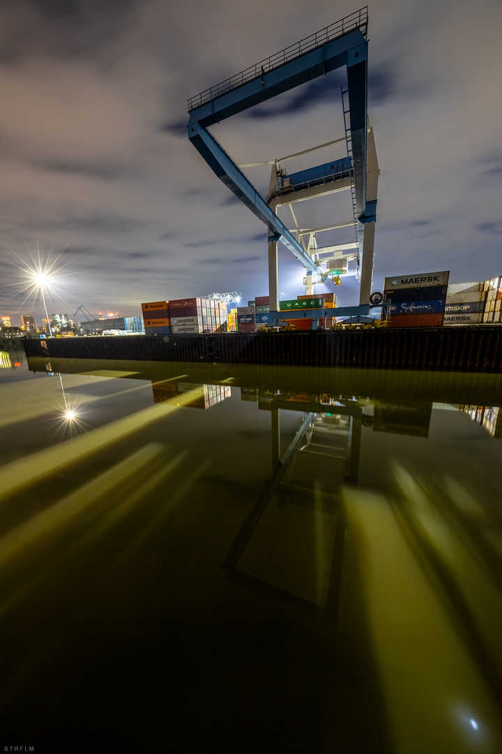 Düsseldorf Hafen am späteren Abend