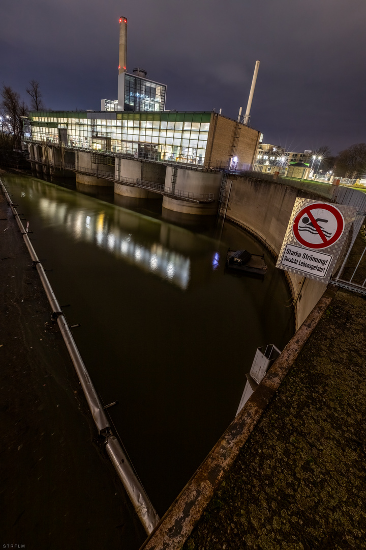 Düsseldorf Hafen am späteren Abend