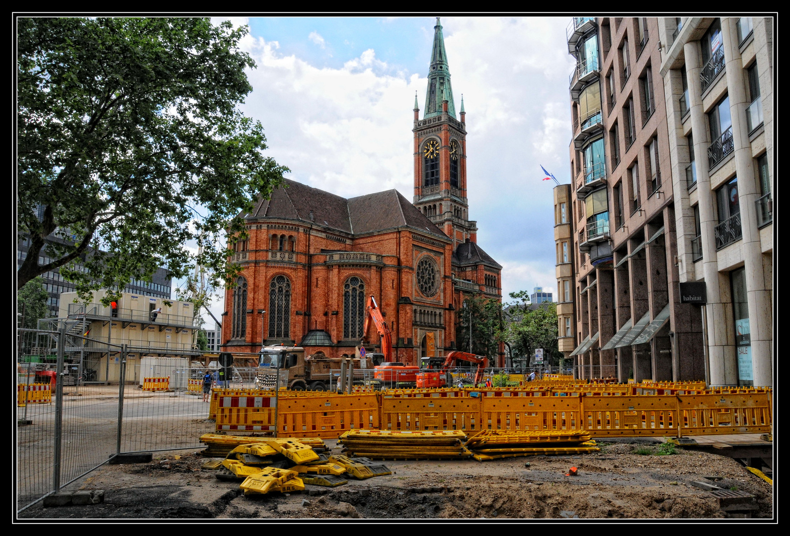 Düsseldorf im Juli: Baustellen-Festival