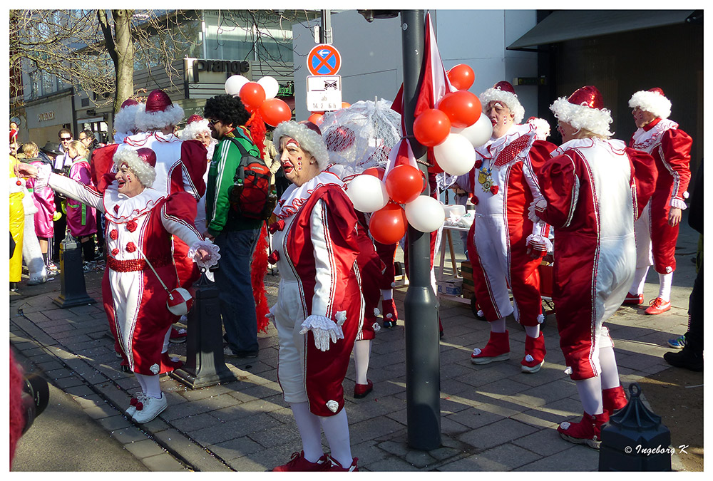 Düsseldorf - Karnevalssonntag auf der Königsallee 6