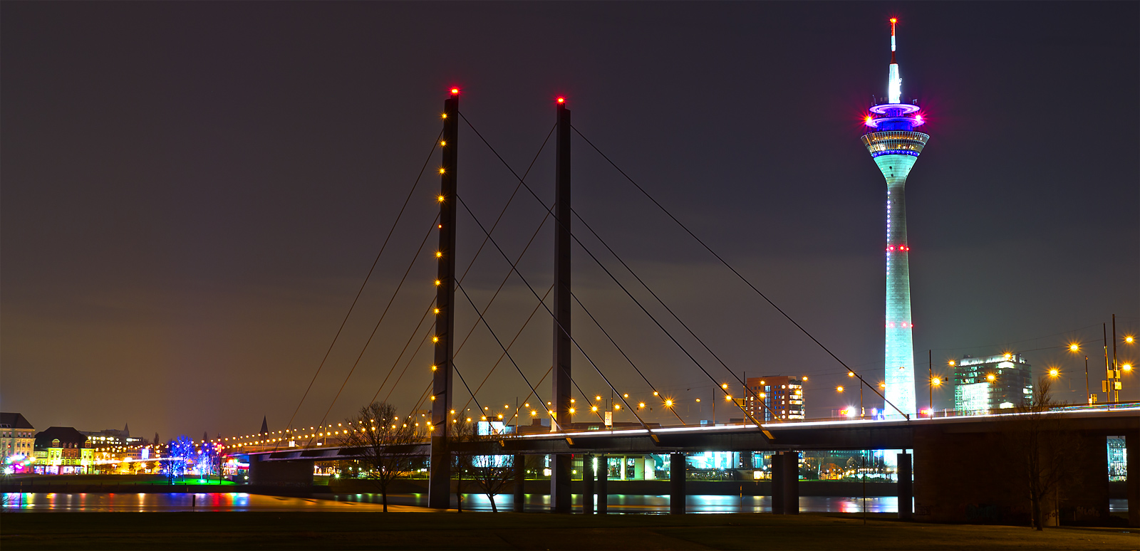 Düsseldorf Kniebrücke