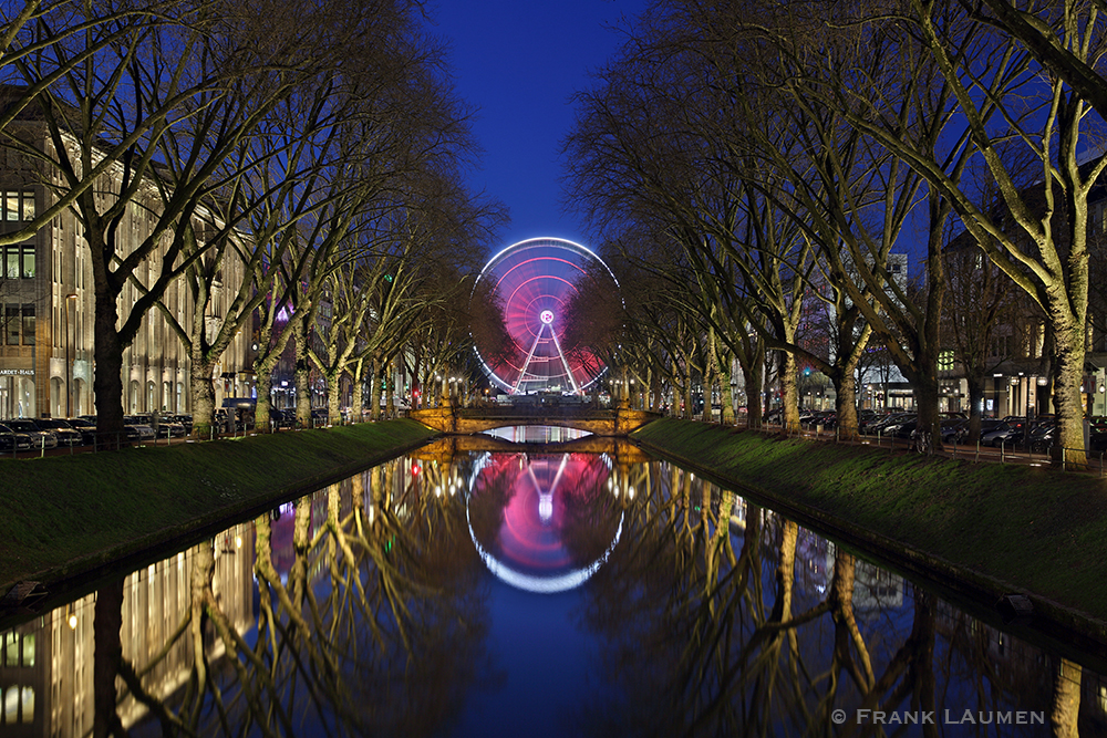 Düsseldorf - Kö-Bogen Riesenrad "Wheel of vision"