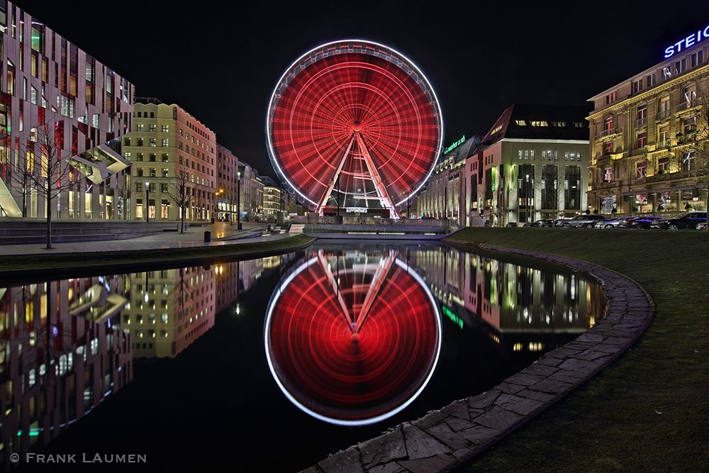 Düsseldorf - Kö-Bogen Riesenrad "Wheel of vision"