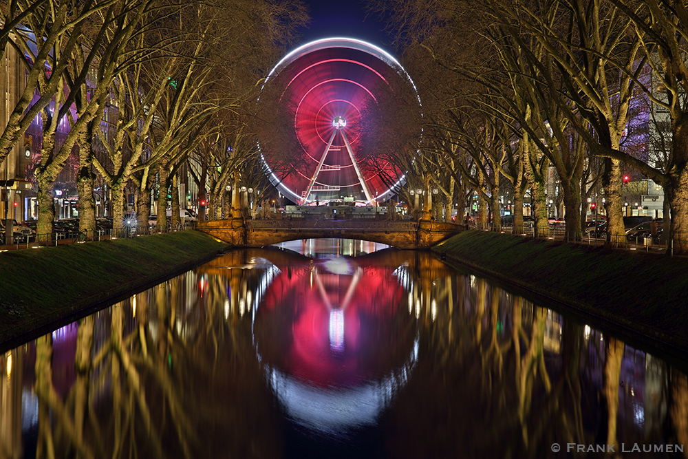 Düsseldorf - Kö-Bogen Riesenrad "Wheel of vision"