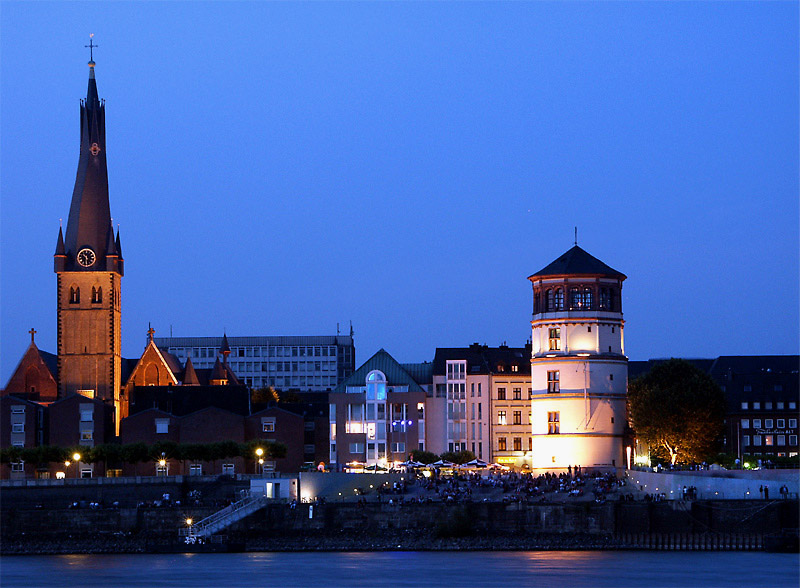 Düsseldorf Lambertuskirche und Schlossturm