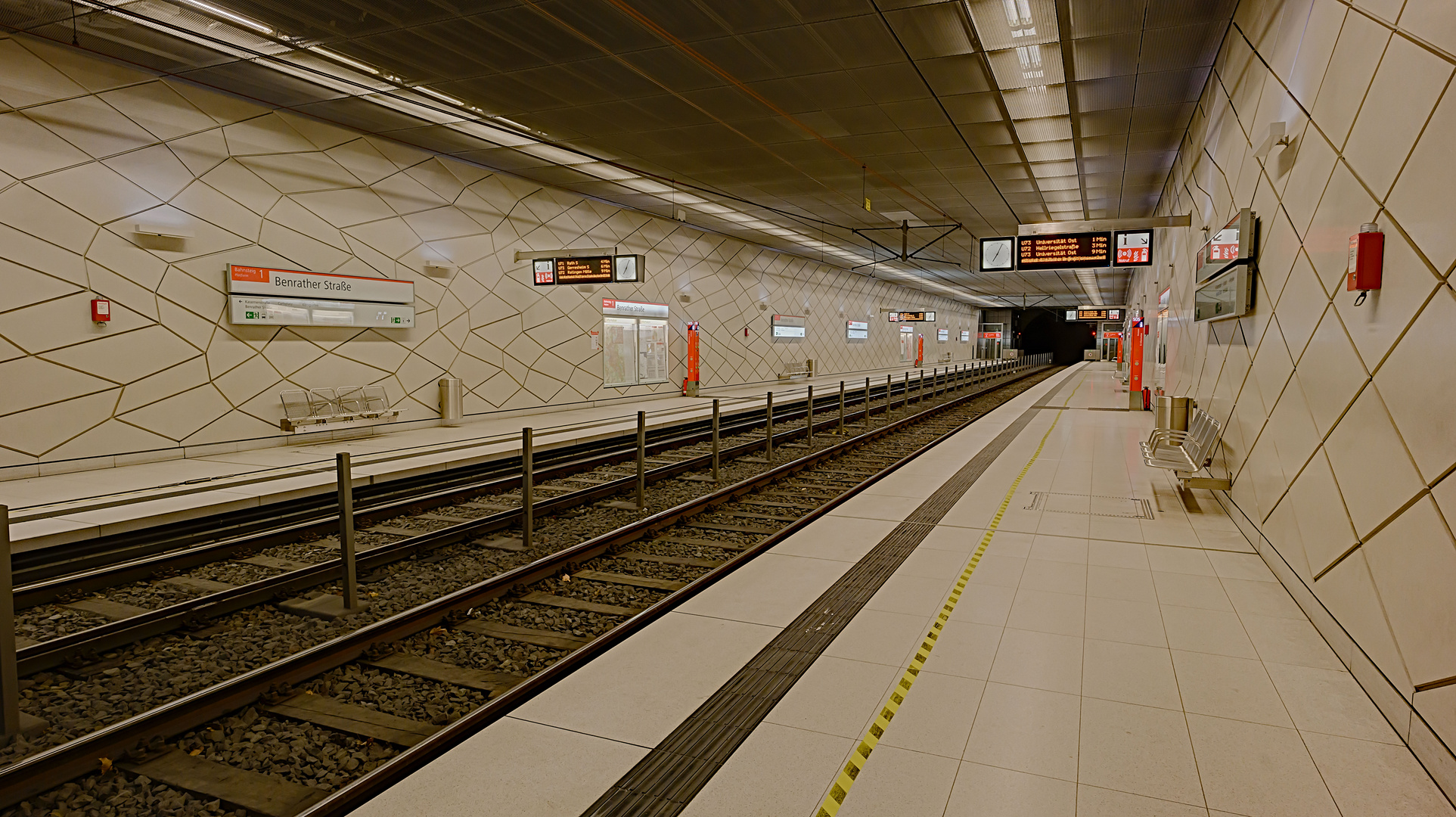 Düsseldorf, Linie U71, Station 'Benrather Straße'
