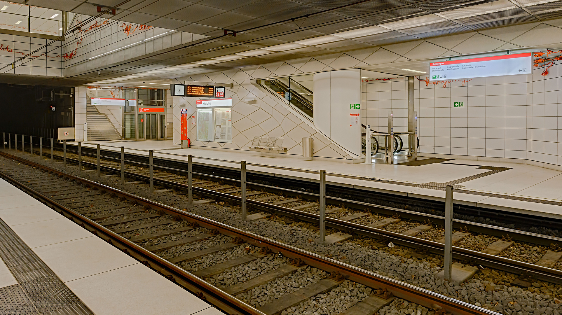 Düsseldorf, Linie U71, Station 'Kirchplatz'