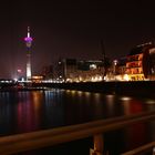 Düsseldorf Medien Haven in der Nacht --- April 2012