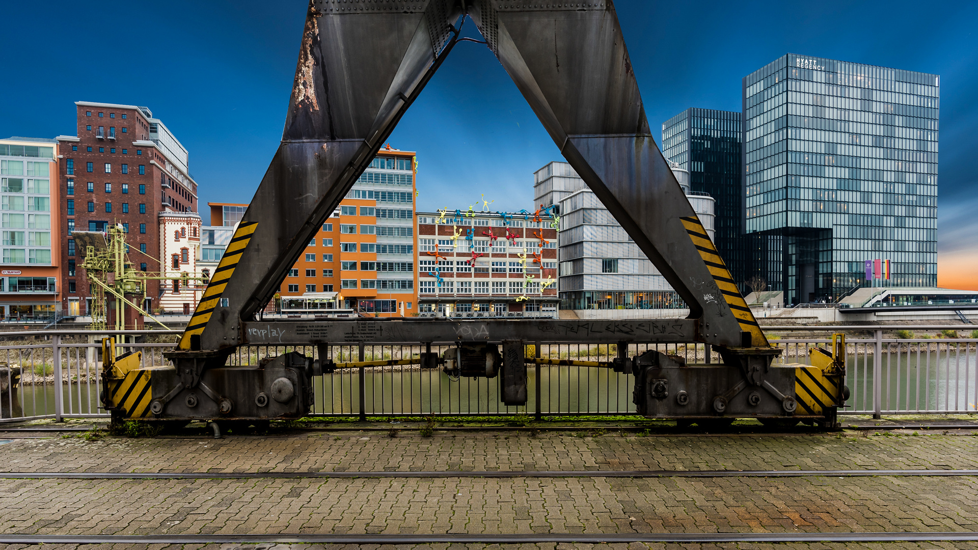 Düsseldorf Medienhafen 1