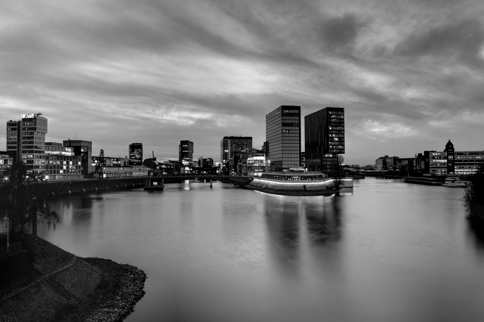 düsseldorf medienhafen