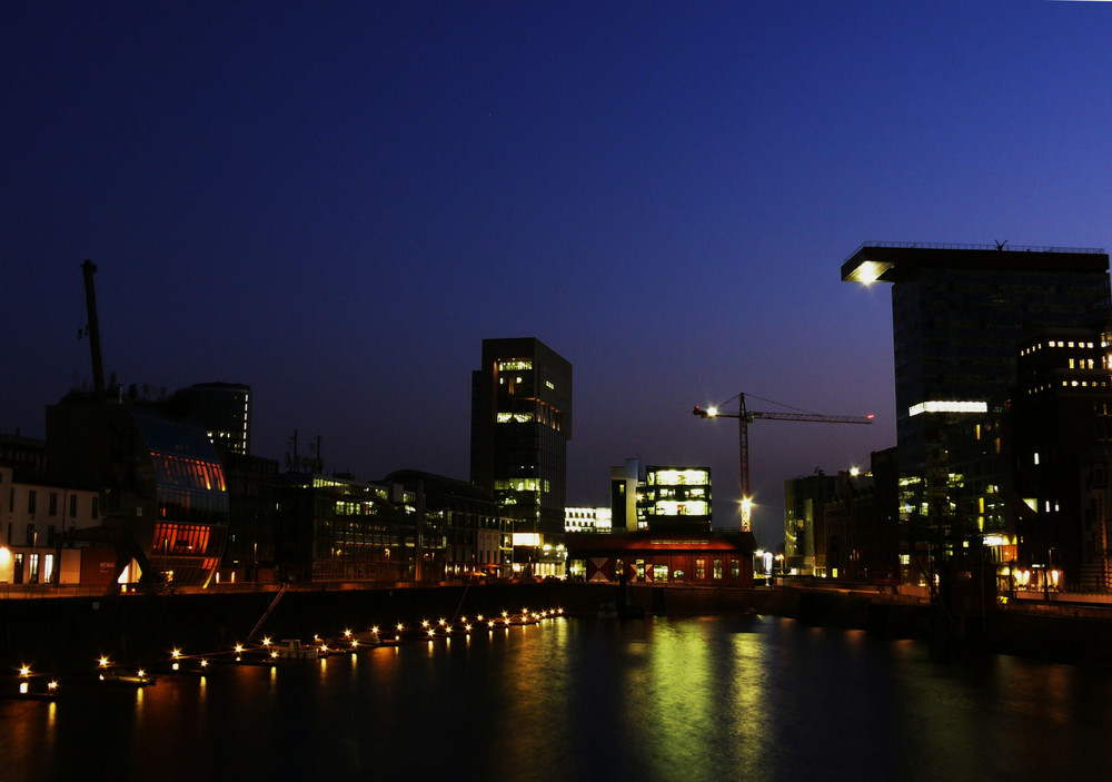 Düsseldorf Medienhafen am Abend (2)