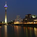 Düsseldorf Medienhafen am Abend (3)