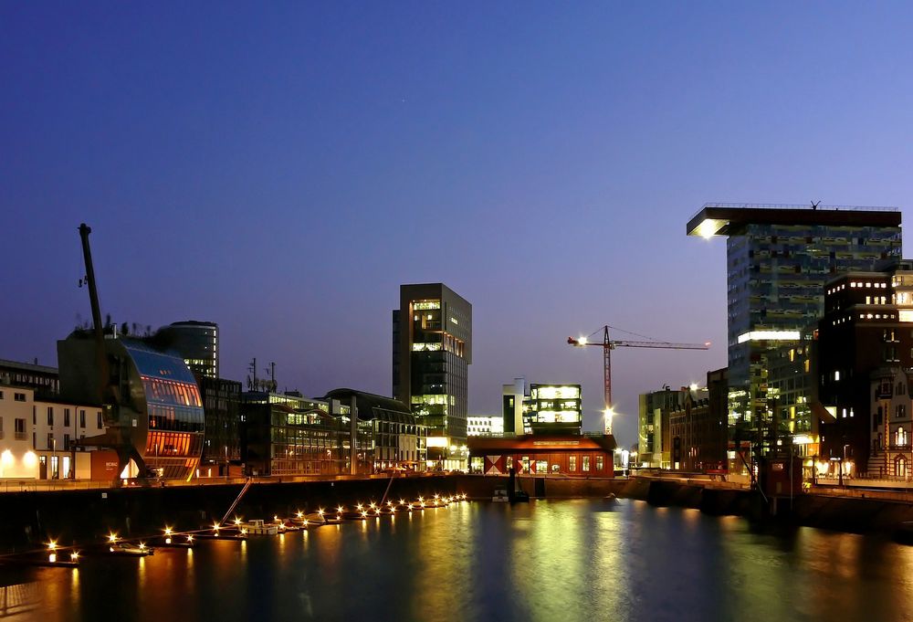 Düsseldorf - Medienhafen am Abend