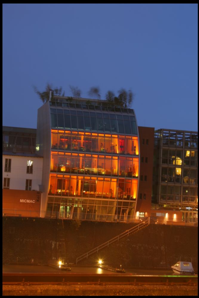 Düsseldorf Medienhafen bei Nacht 2