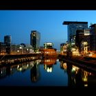 Düsseldorf Medienhafen bei Nacht