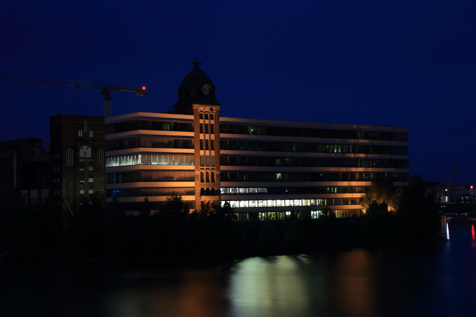 Düsseldorf Medienhafen bei Nacht