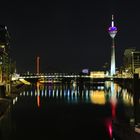 Düsseldorf Medienhafen bei Nacht