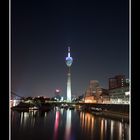 Düsseldorf Medienhafen - Fernsehturm bei Nacht