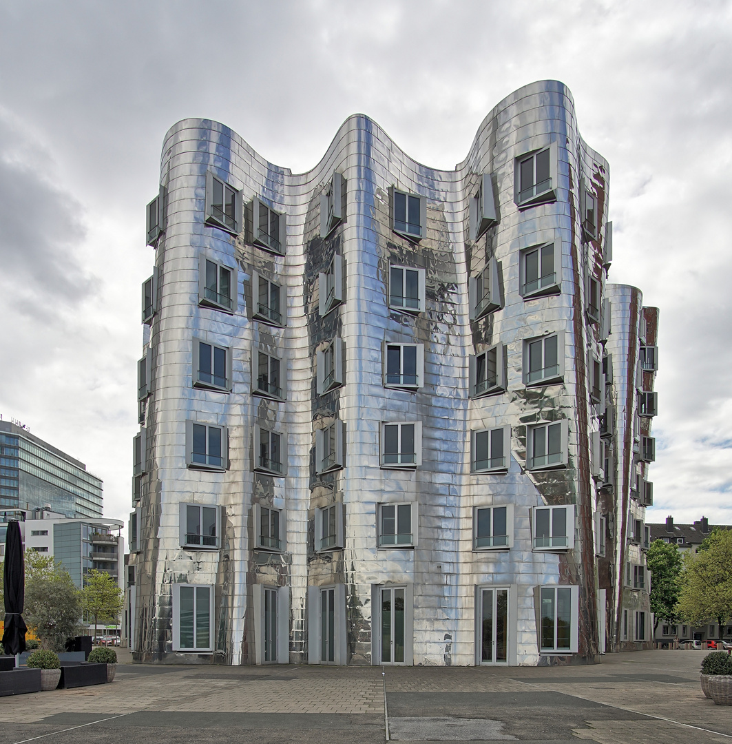 Düsseldorf-Medienhafen-Gehry Bauten