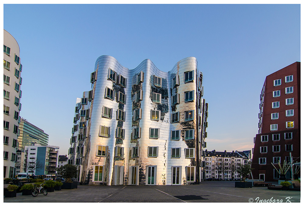 Düsseldorf - Medienhafen - Gerryhäuser - eine etwas andere Sicht