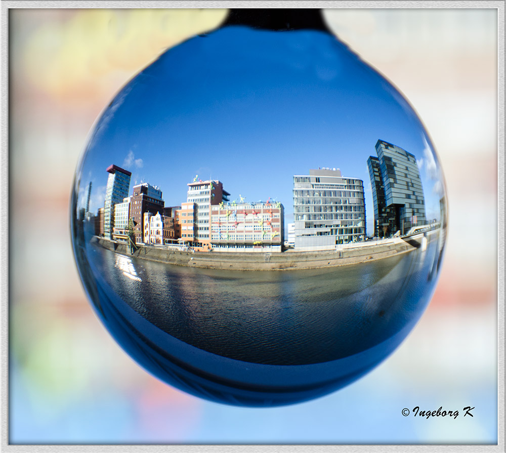 Düsseldorf - Medienhafen im "Winter"-Sonnenschein