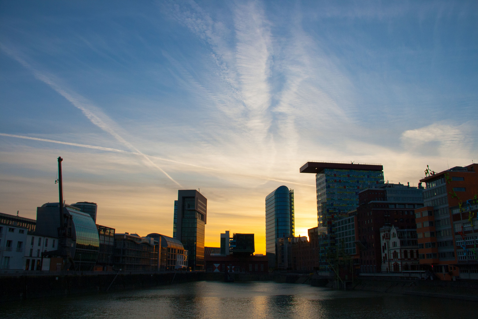 Düsseldorf Medienhafen in der Dämmerung