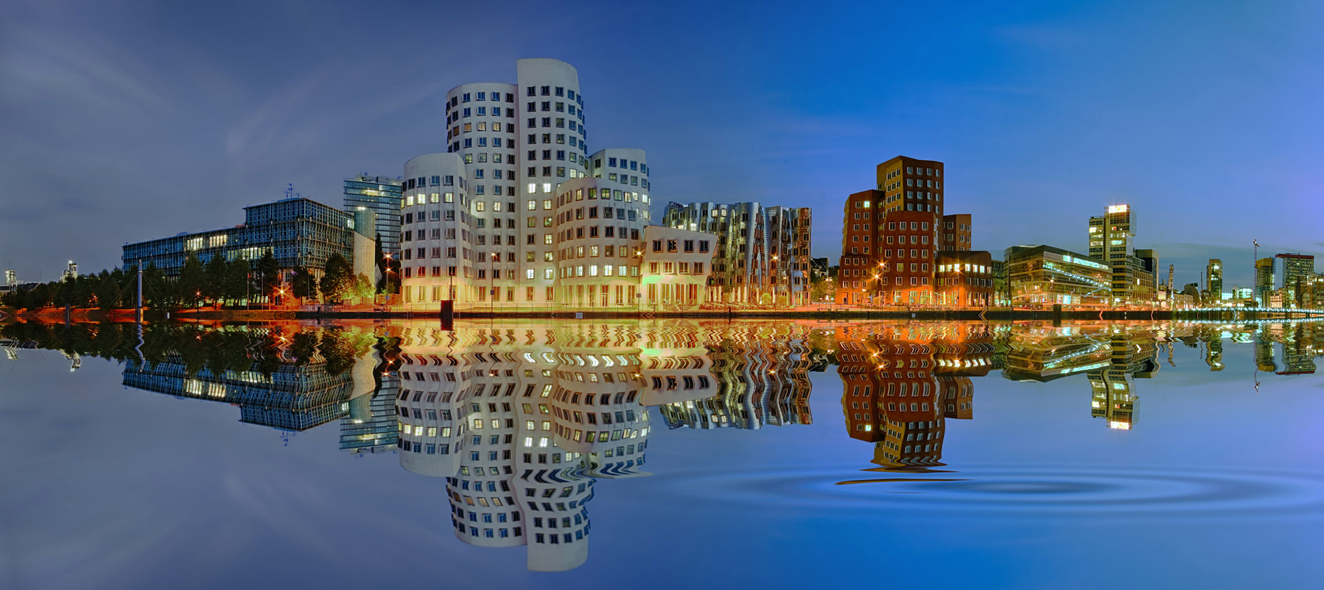 Düsseldorf Medienhafen Panorama Nacht