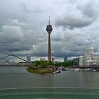 Düsseldorf - Medienhafen - Rheinturm
