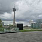 Düsseldorf Medienhafen - Rheinturm