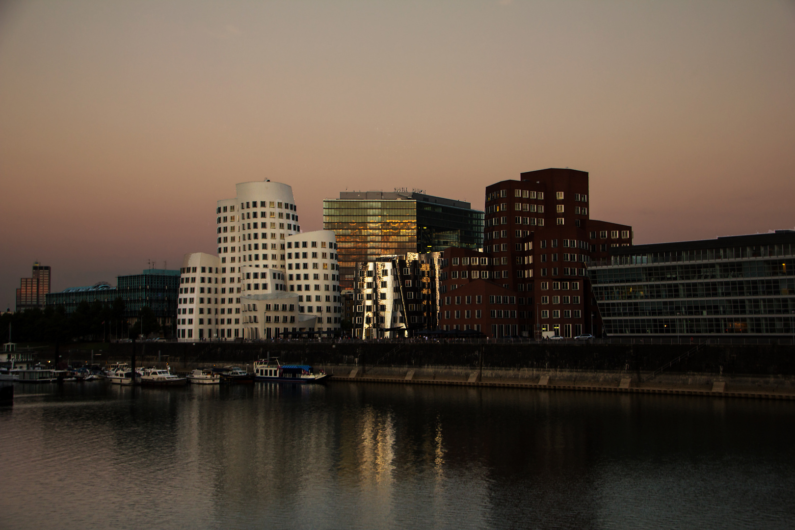 Düsseldorf - Medienhafen - schiefe Gebäude