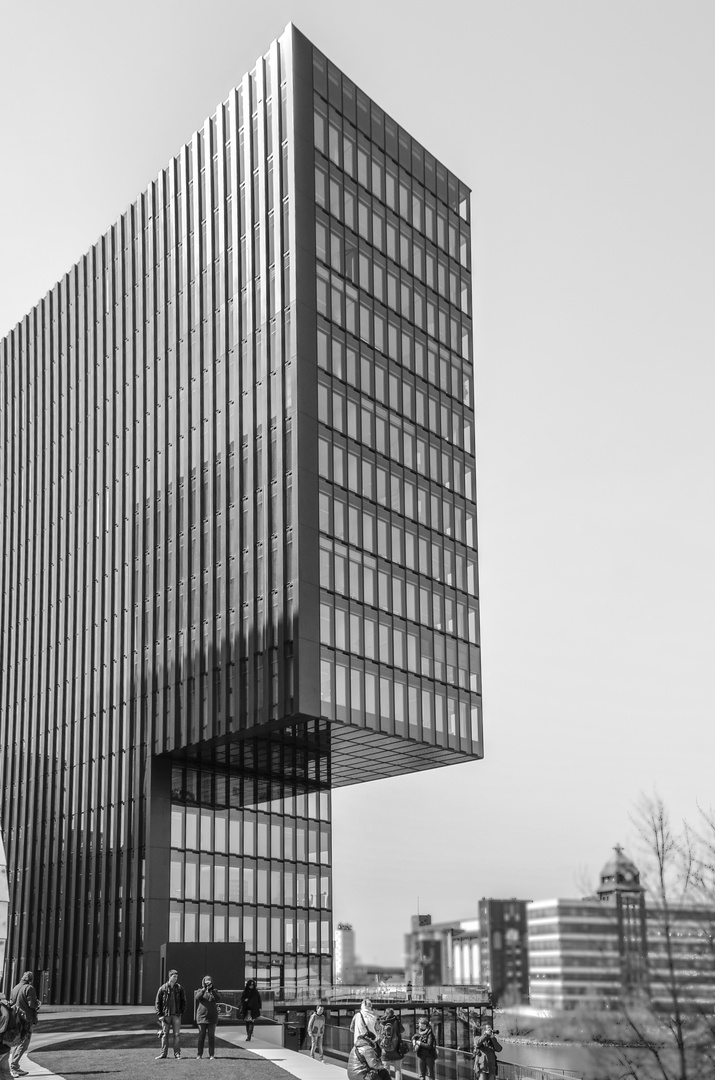 Düsseldorf - Medienhafen - Speditionstraße 19