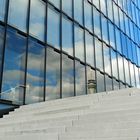 Düsseldorf - Medienhafen, Spiegelung Rheinturm