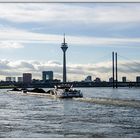 Düsseldorf - Medienhafen, Stadttor, Rheinkniebrücke, Fernsehturm