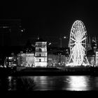 Düsseldorf mit Riesenrad - sieht auch in SW nach was aus