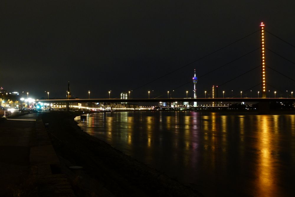 Düsseldorf - Oberkasseler Brücke 2013