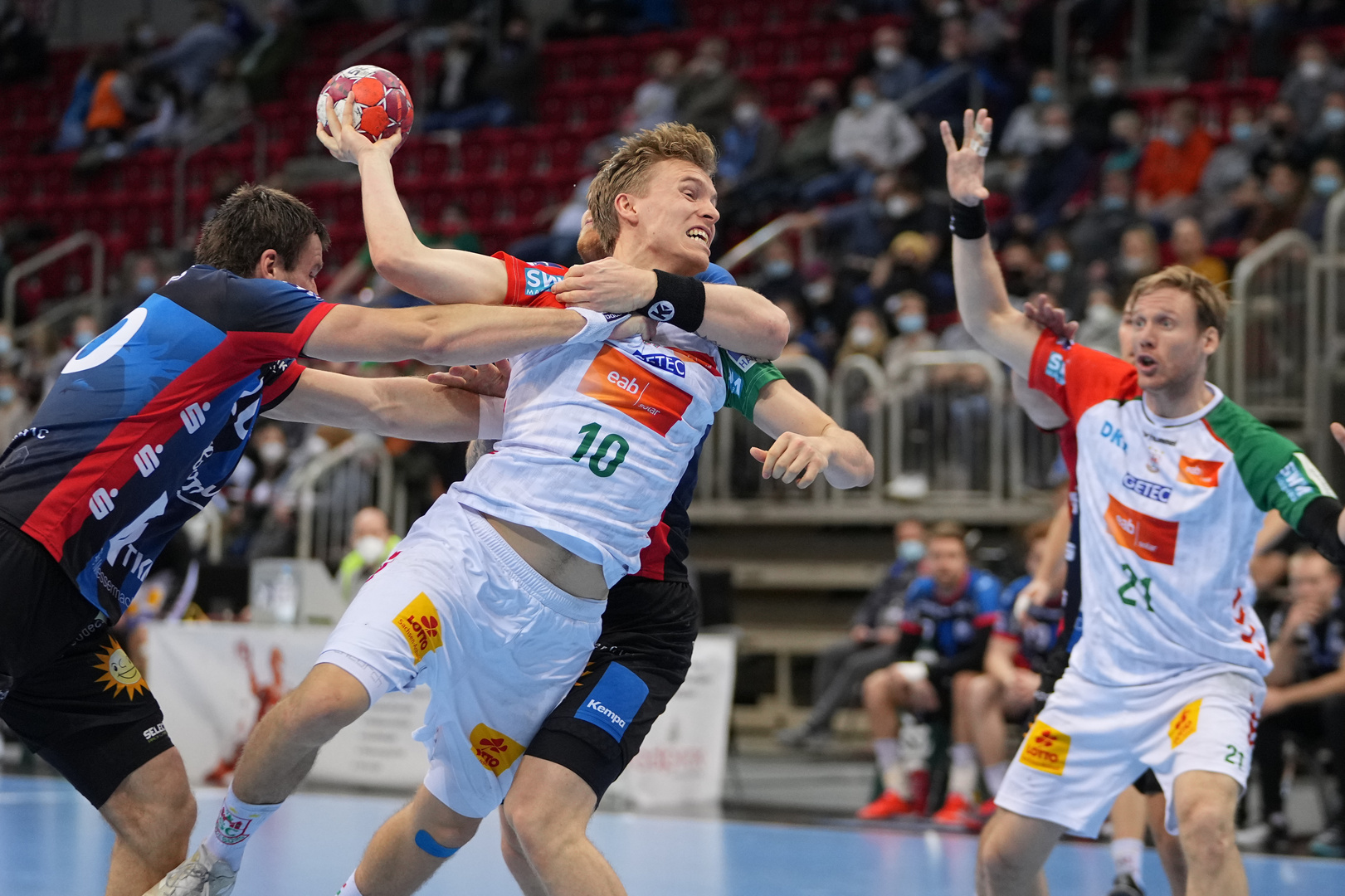 Duesseldorf, PSG Bank Dome , 1. Handball Bundesliga, BHC vs. SC Magdeburg, 18.12.2021.