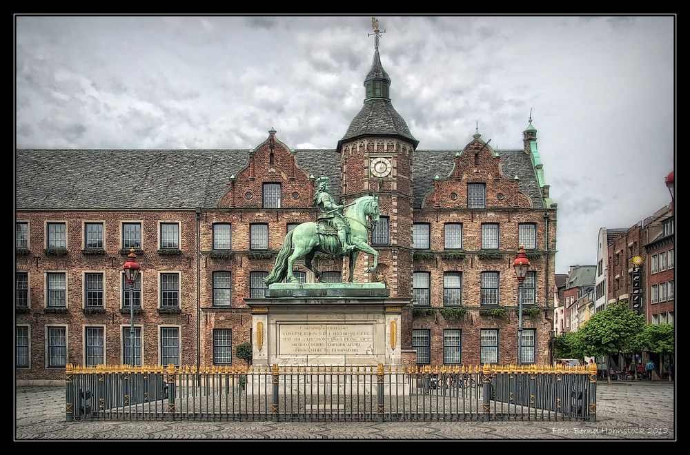 Düsseldorf Rathaus ...