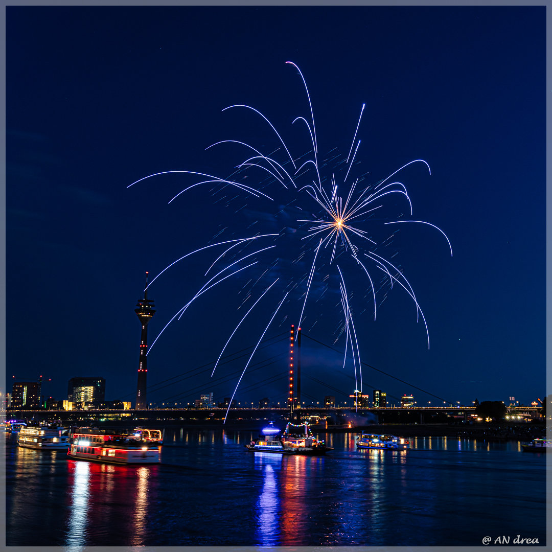 Düsseldorf Rheinfeuerwerk Juli 2023