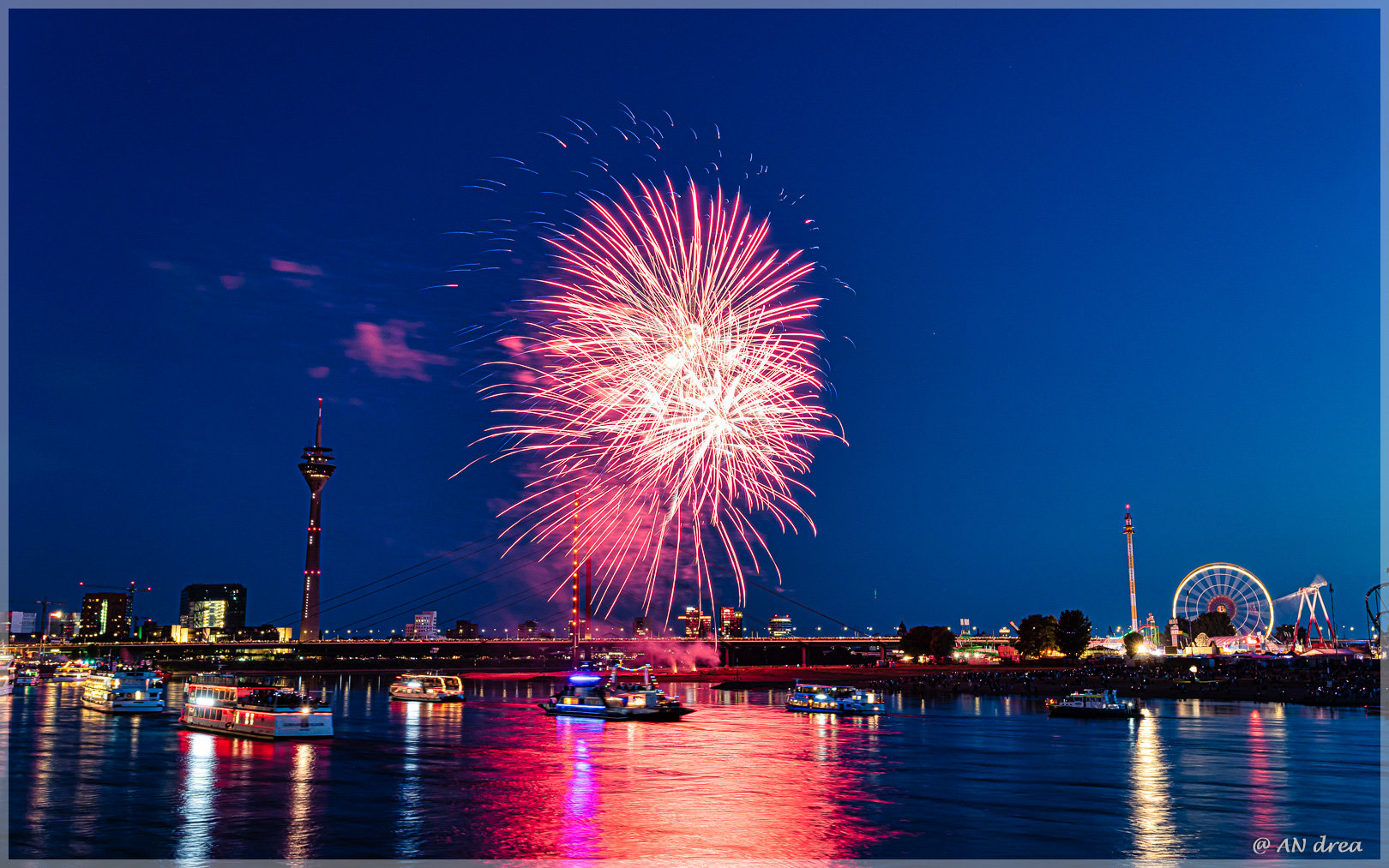 Düsseldorf Rheinfeuerwerk Juli 2023