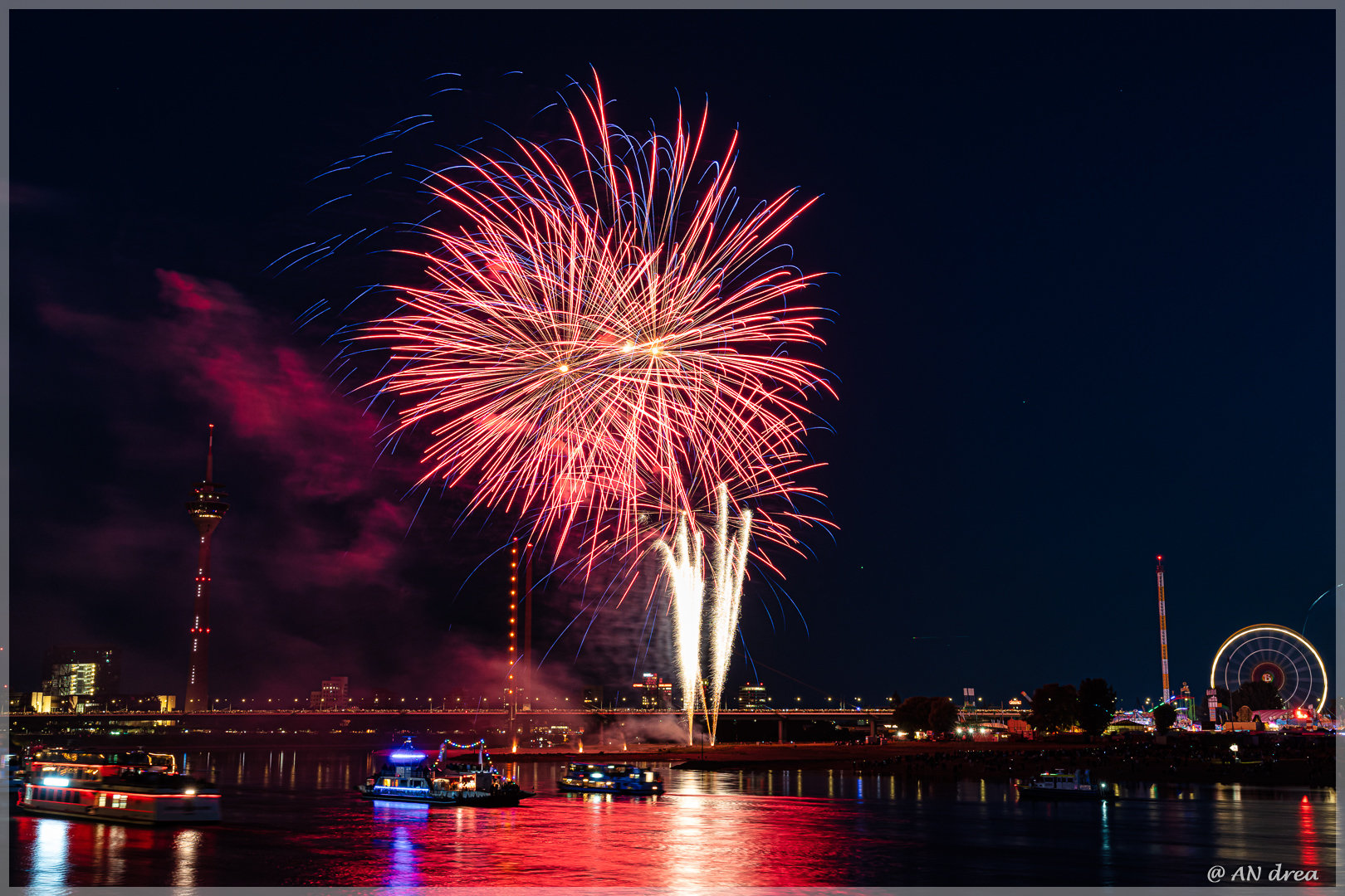 Düsseldorf Rheinfeuerwerk Juli 2023