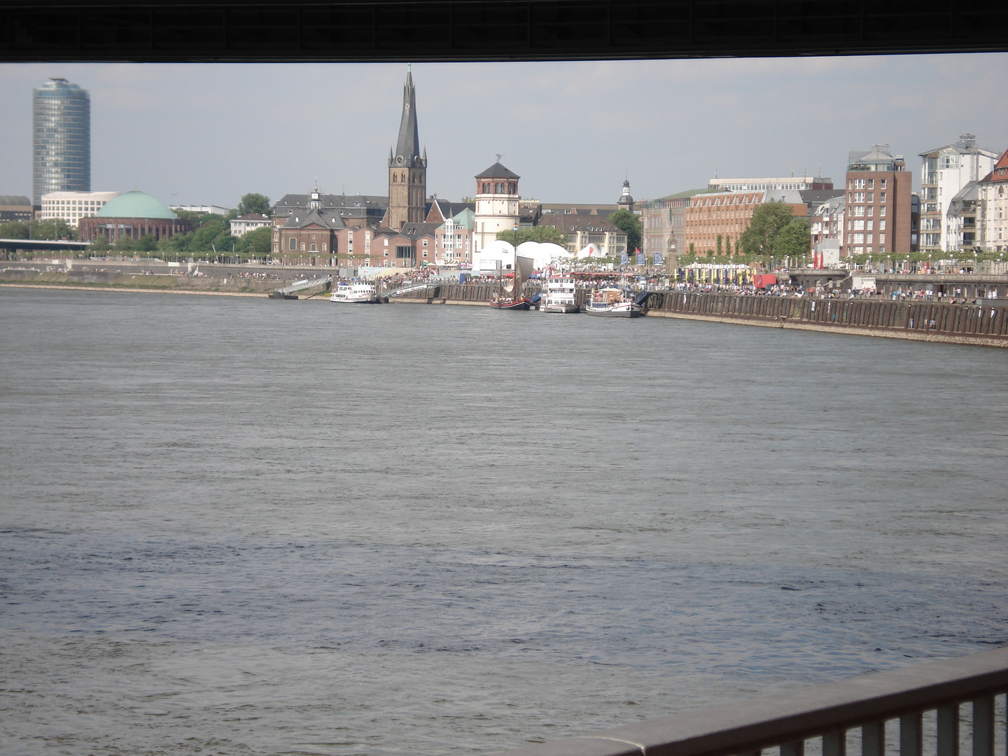 Düsseldorf - Rheinpromenade 4