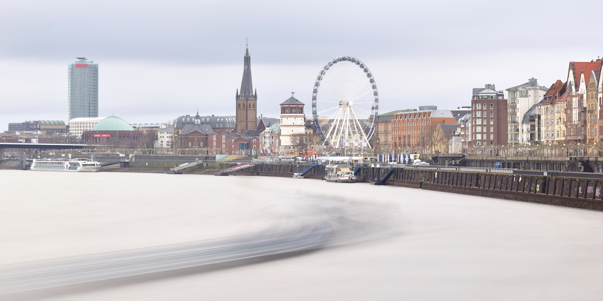 Düsseldorf Rheinpromenade I