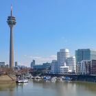 Düsseldorf - Rheinturm und Neuer Zollhof (Gehry-Bauten)