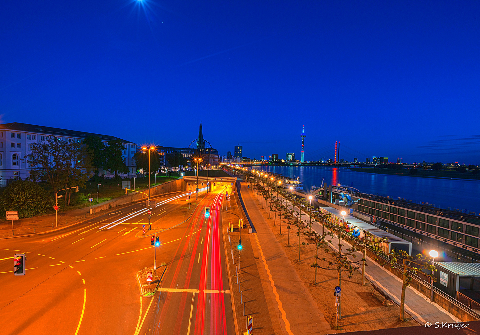 Düsseldorf Rheinufertunnel