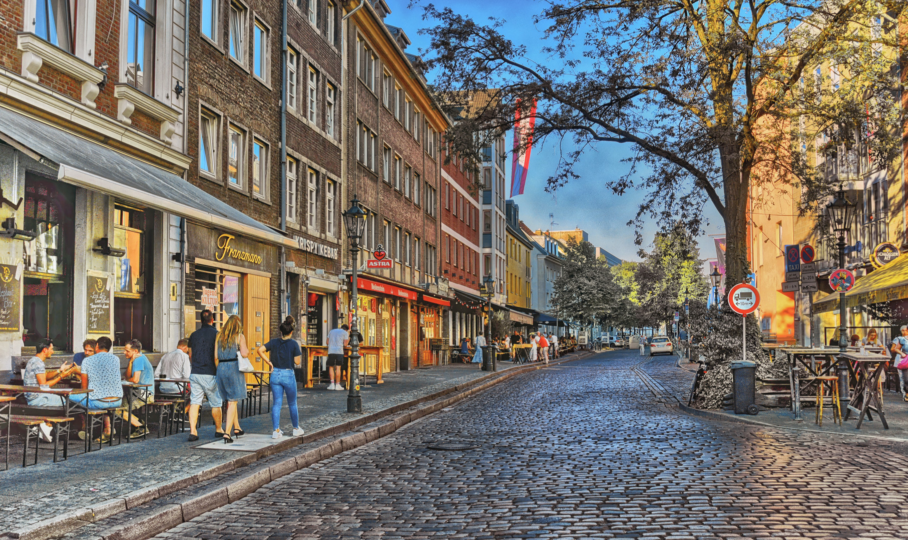 Düsseldorf   - Spaziergang durch die Altstadt -